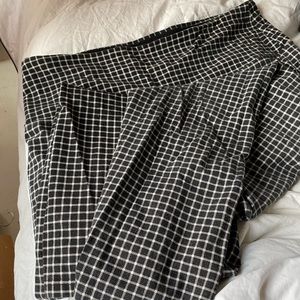 Black and white checked leggings